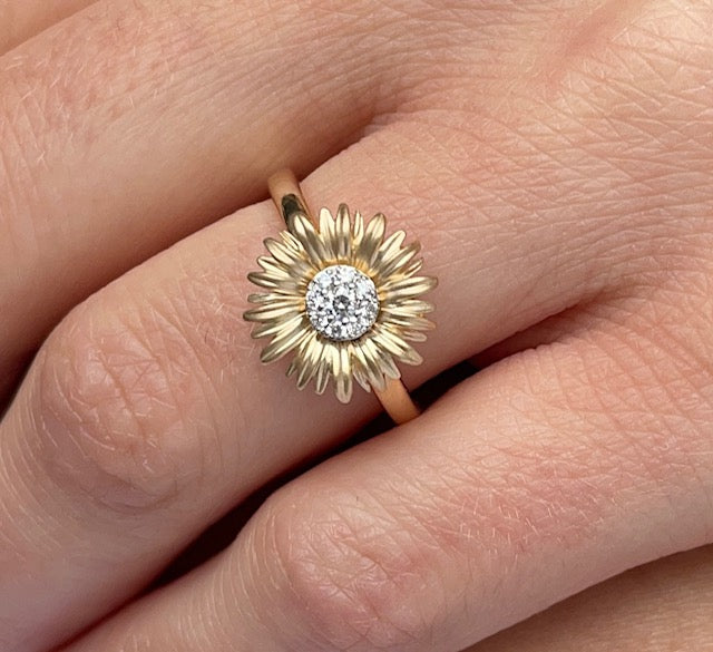 14ky Flower Diamond Ring